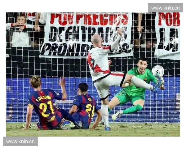 巴萨惊天逆转再现王者风范豪门血性点燃全场激情时刻