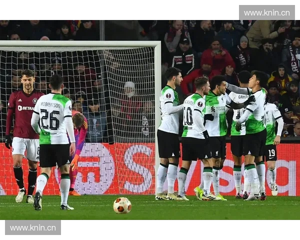 利物浦在欧联杯半决赛中的惊险晋级之路与对手激烈对决解析 利物浦在欧联杯半决赛中的惊险晋级之路与对手激烈对决解析